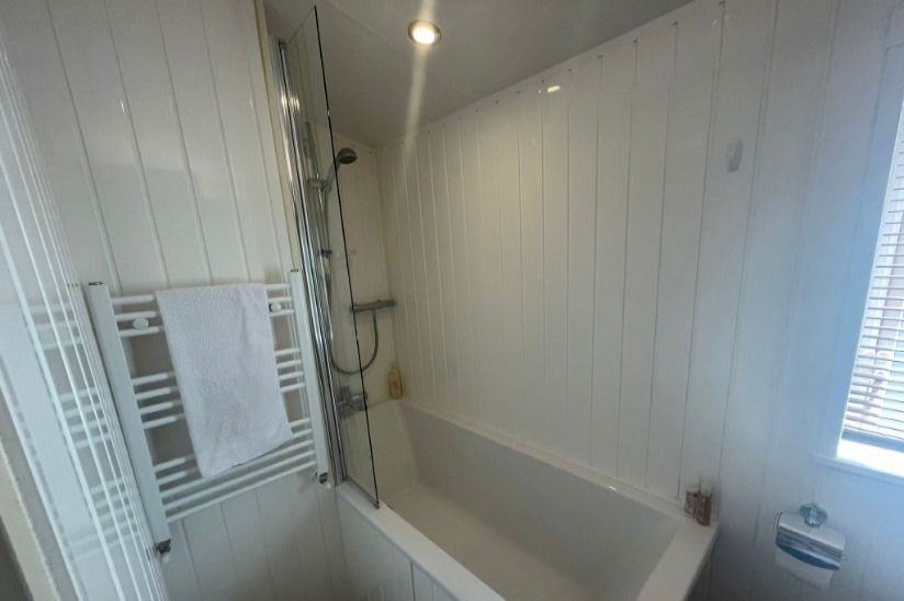 Two Bed Willerby Vogue Connoisseur 2010 (42x13) Two Bed Willerby Vogue Connoisseur 2010 (42x13)