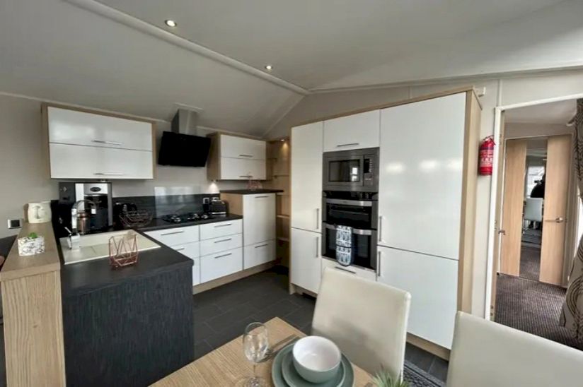Two Bed Preowned BK Bluebird Robertsbridge (40x13) 2016 Two Bed Preowned BK Bluebird Robertsbridge (40x13) 2016