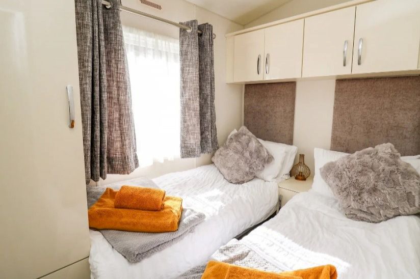 Private Sale Two Bed Delta Langford (40x13) 2018 Private Sale Two Bed Delta Langford (40x13) 2018