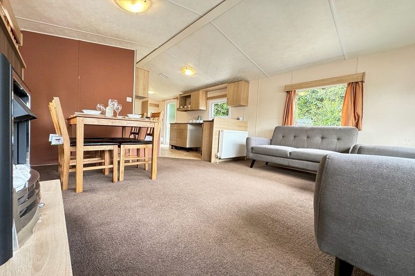 Two Bed Delta Radiant (35x12) 2013 Two Bed Delta Radiant (35x12) 2013