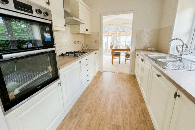 Two Bed Stately Albion Windsor (45x20) Two Bed Stately Albion Windsor (45x20)