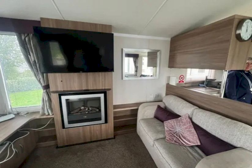 Three Bed Preowned Swift Bordeaux (40x12) 2018 Three Bed Preowned Swift Bordeaux (40x12) 2018