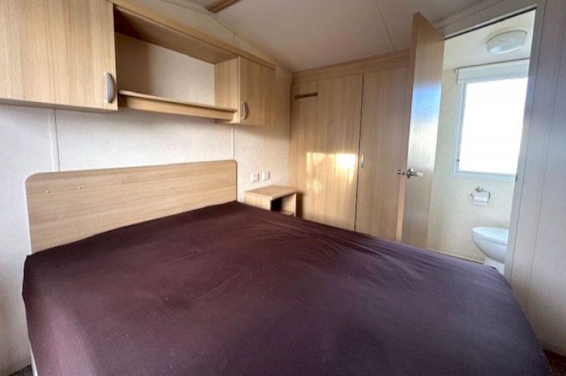 Two Bed Swift Burgundy Two Bed Swift Burgundy