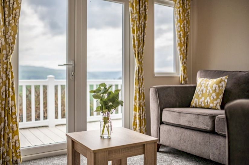 Two Bed Love Royal Poplar 2023 (35x12) Two Bed Love Royal Poplar 2023 (35x12)