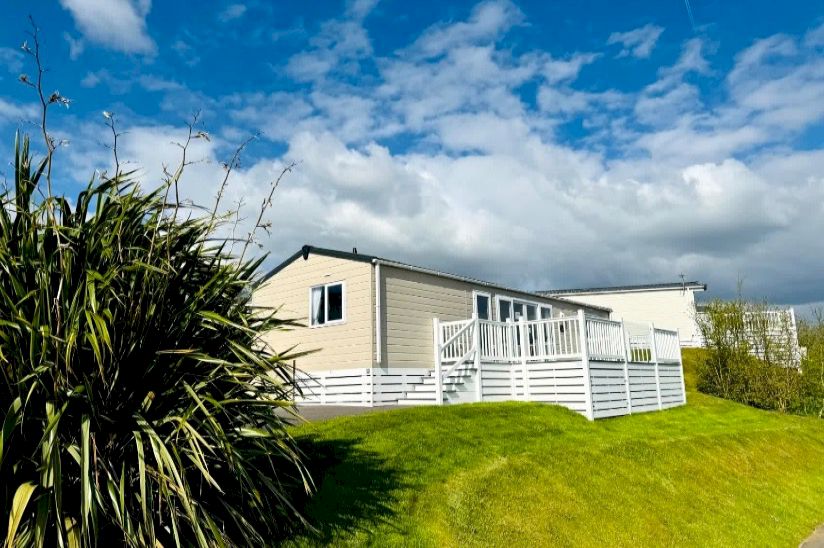 NEW Two Bed Delta Superior Lodge (41x14) 2023 NEW Two Bed Delta Superior Lodge (41x14) 2023