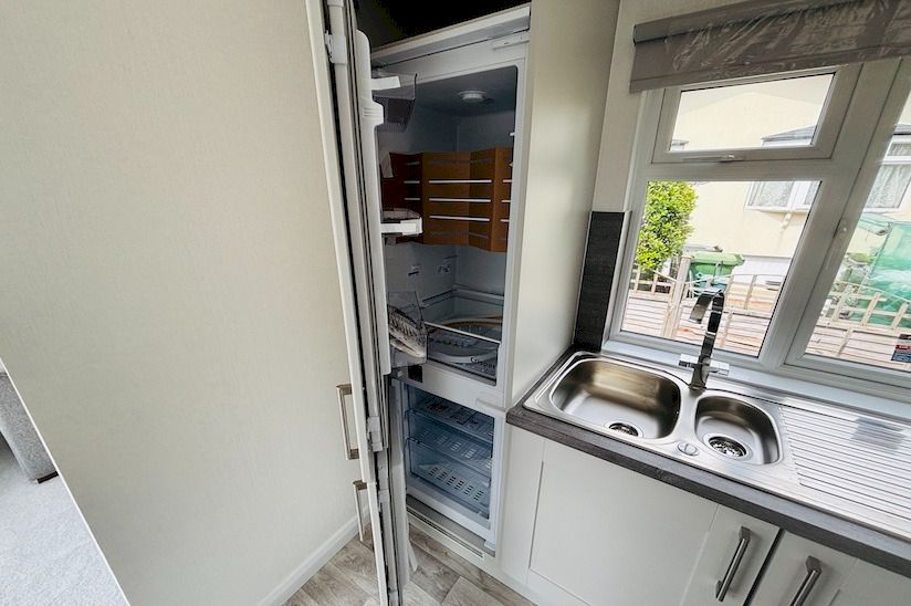 NEW One Bed Stately Tredegar Elite (30x10) NEW One Bed Stately Tredegar Elite (30x10)