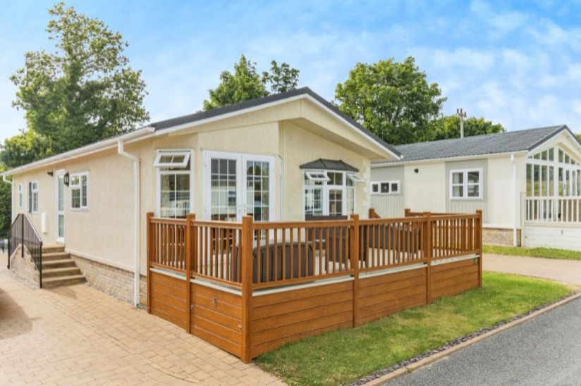 Two Bed Preowned Omar Middleton (45x20) Two Bed Preowned Omar Middleton (45x20)