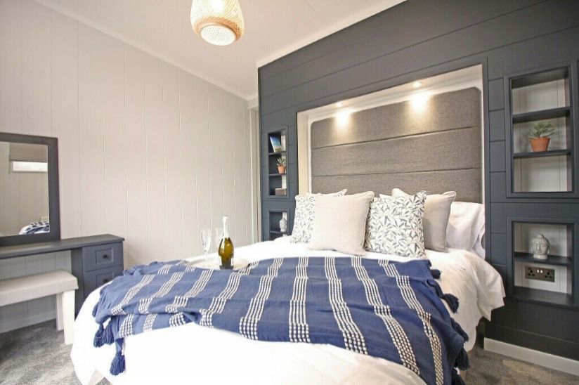 Two Bed Omar Heron (45x22) Two Bed Omar Heron (45x22)