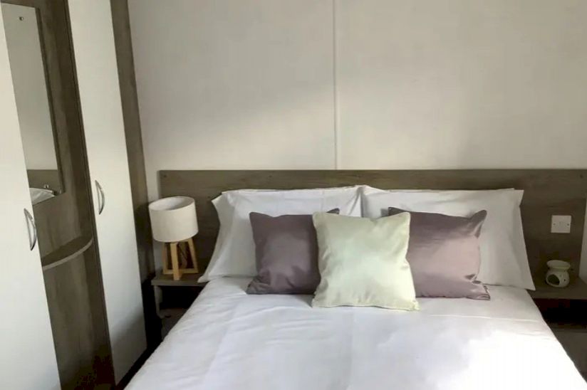 Three Bed Atlas Moonstone (36x12) 2019 Three Bed Atlas Moonstone (36x12) 2019