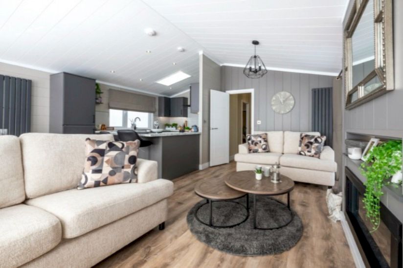 Two Bed Omar Kingfisher (45x20) Two Bed Omar Kingfisher (45x20)
