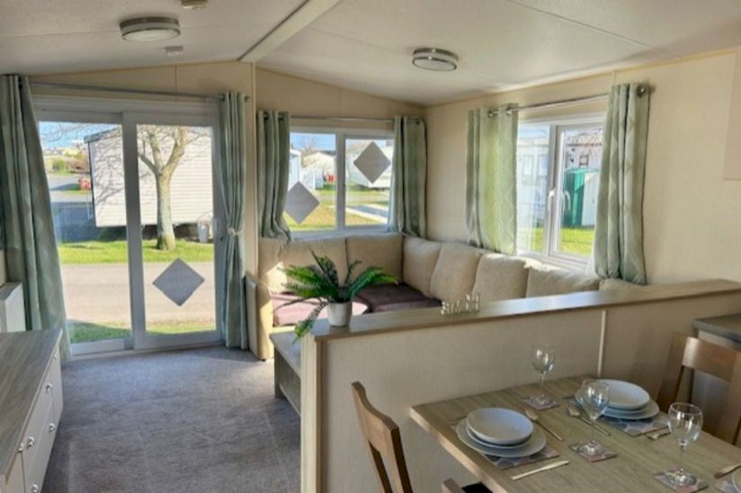 Two Bed Regal Tempo (36x12) 2015 Two Bed Regal Tempo (36x12) 2015