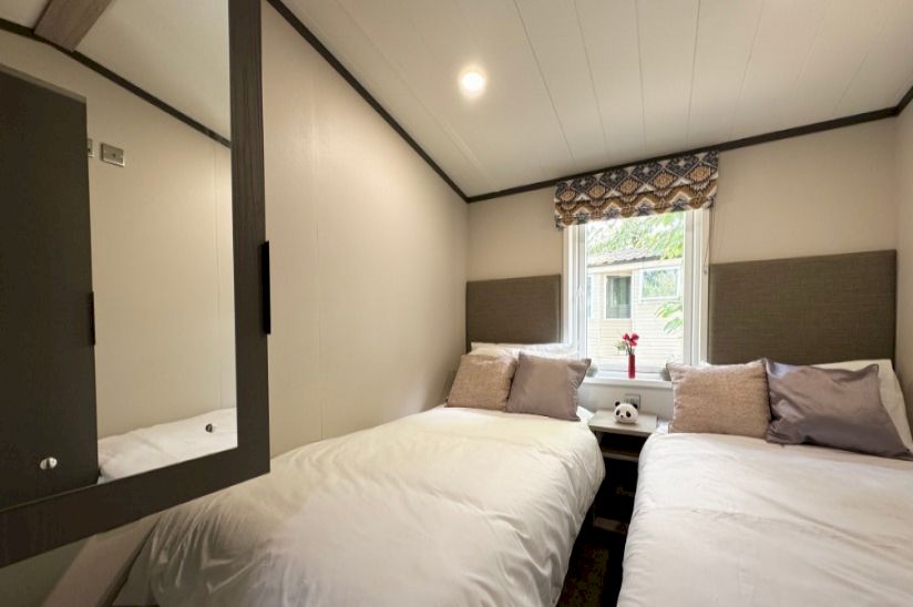 Two Bed Victory Lakewood (42x14) 2023 Two Bed Victory Lakewood (42x14) 2023