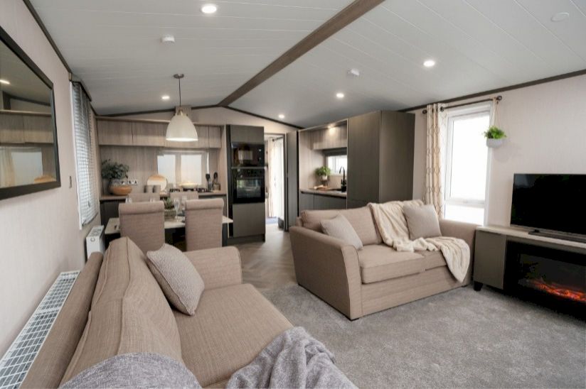 Two Bed Victory Lakewood (42x14) Two Bed Victory Lakewood (42x14)