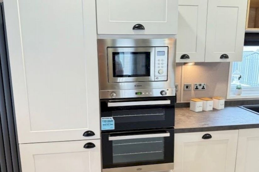 Two Bed Sunseeker Sensation (40x20) 2023 Two Bed Sunseeker Sensation (40x20) 2023