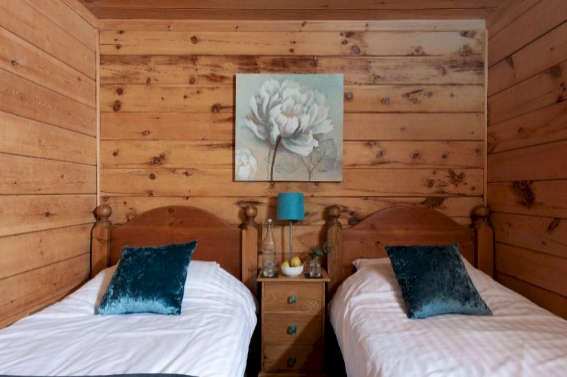 Holly Lodge Holly Lodge