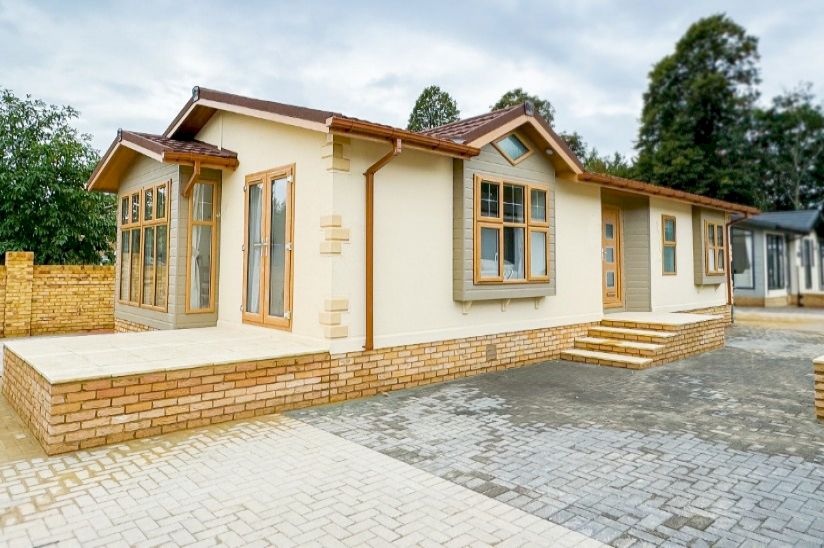 Two Bed Stately Albion Windsor (45x20) Two Bed Stately Albion Windsor (45x20)