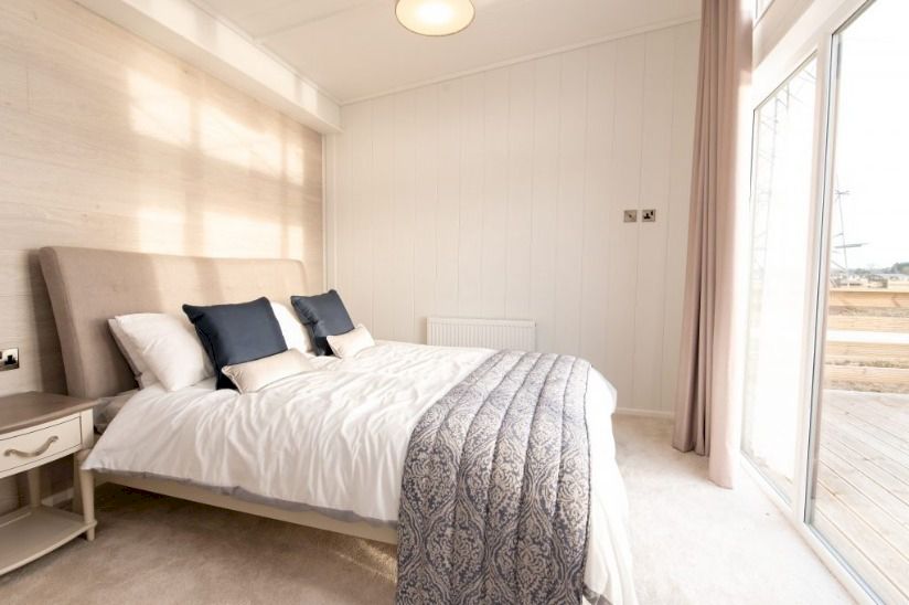 Two Bed Prestige Hampton (45x22) Two Bed Prestige Hampton (45x22)