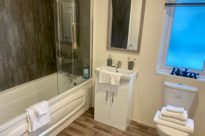 Two Bed Delta Lakeside Two Bed Delta Lakeside