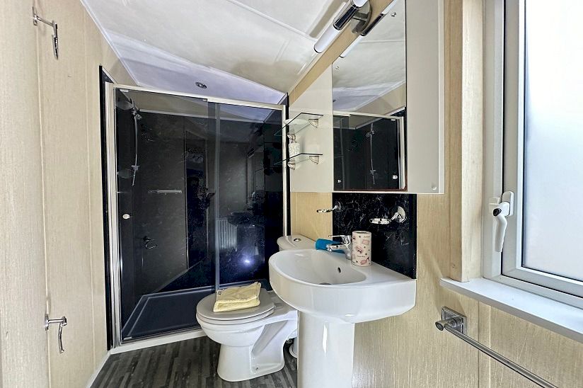 Two Bed Willerby Meridian (42x13) 2013 Two Bed Willerby Meridian (42x13) 2013