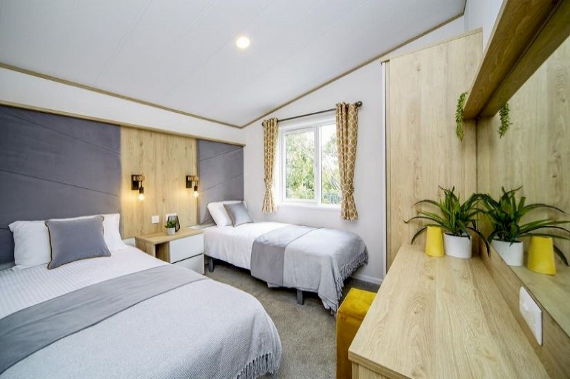 Two Bed Atlas Oakwood (40x20) Two Bed Atlas Oakwood (40x20)