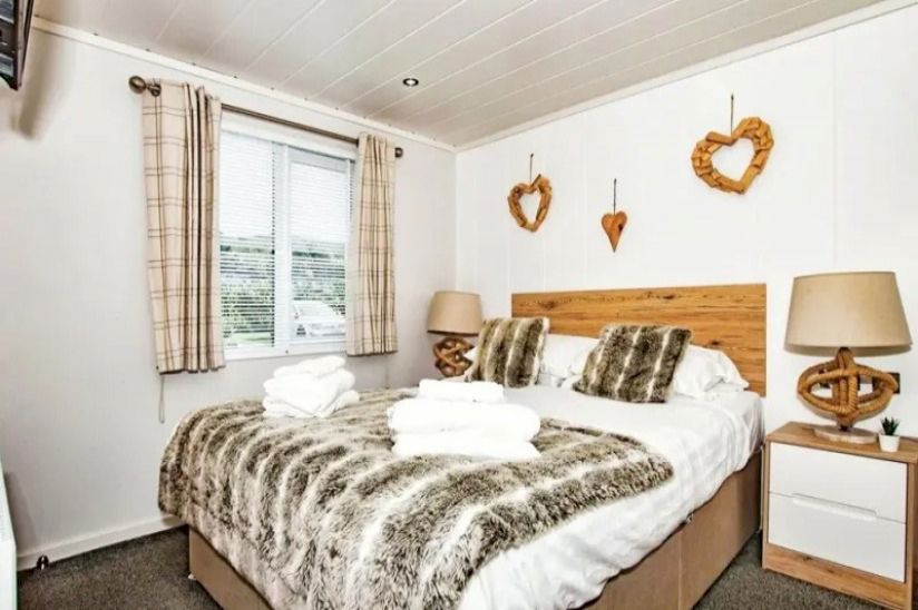 Three Bed Caerley Three Bed Caerley