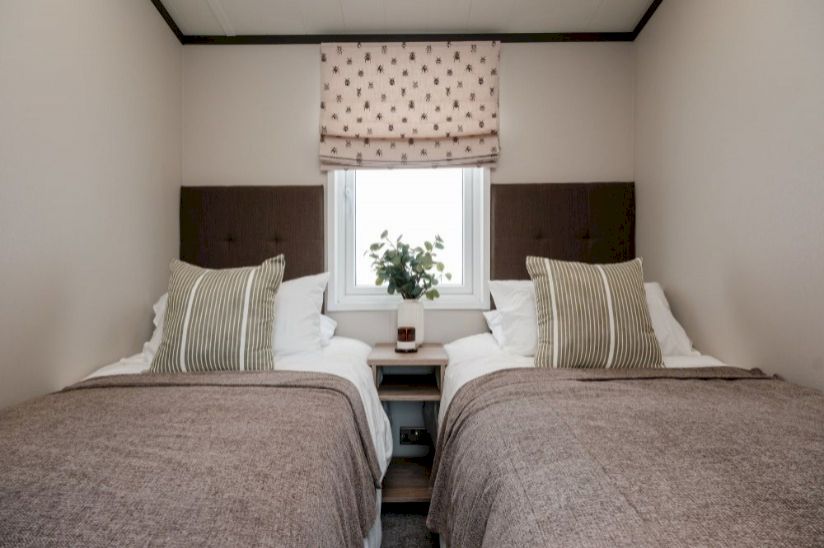 Two Bed Victory Lakewood (42x14) Two Bed Victory Lakewood (42x14)