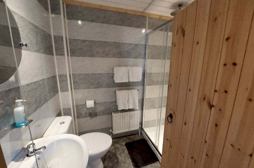 Three Bed Owl Cabin (48.5x25.5) Three Bed Owl Cabin (48.5x25.5)