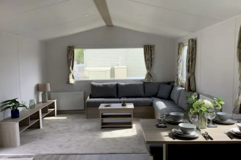 Two Bed Atlas Fanfare (35x12) 2024 Two Bed Atlas Fanfare (35x12) 2024