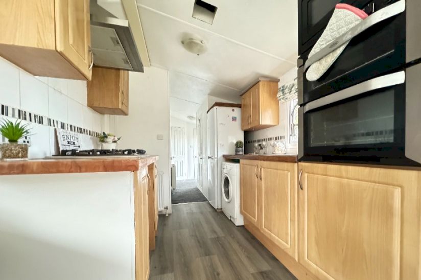 Three Bed Delta Magnus (39x12) 2013 Three Bed Delta Magnus (39x12) 2013